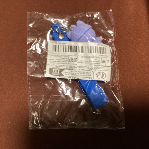 Fashionable Durable Plastic Keychain New - Picture 6 of 10